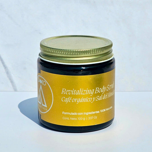Revitalizing Body Scrub, Café Orgánico y Sal Rosa del Himalaya.
