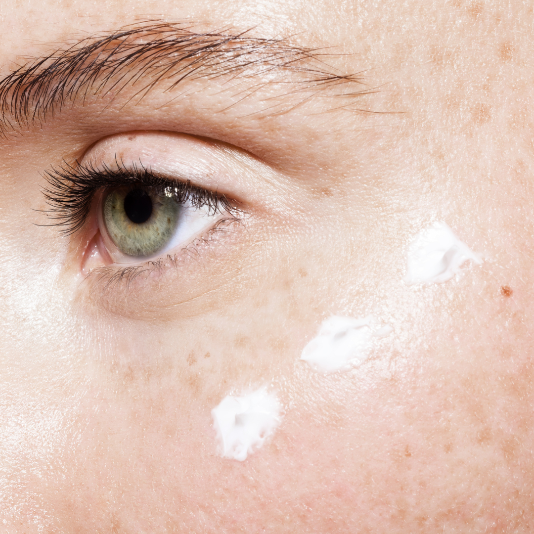 Contorno de ojos en crema